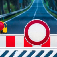 Дорожні переносні бар'єри