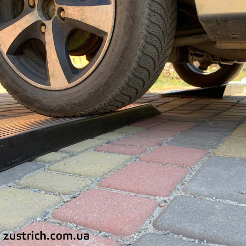 Гумовий пандус ДПР50 для порогів 5см - низька ціна в грн, наявність, в т.ч. з ПДВ Гумовий пандус ДПР50 для порогів 5см - низька ціна в грн, наявність, в т.ч. з ПДВ
